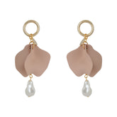 Nude leather women's pearl-earrings with distinctive inverted-link metal petal